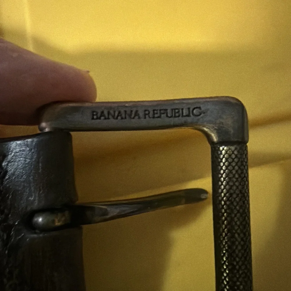 Banana Republic Men's Size 36-38 Genuine Buffalo Leather Made In Guatemala